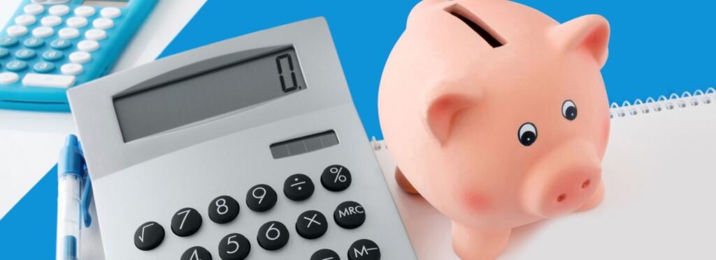 Nunca contribuiu para o INSS: calculadora e cofrinho de porquinho representando a contribuição